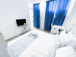 STUDIOS and SUITES Ducassi ROOFTOP POOL