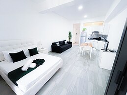 STUDIOS and SUITES Ducassi ROOFTOP POOL