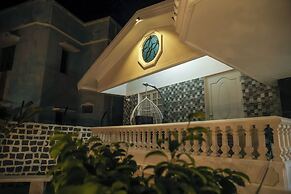 Castle 360 Inn