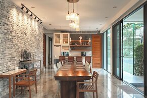 Luxury9BRVillaGolfViewTennisCourt V158