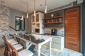 Luxury9BRVillaGolfViewTennisCourt V158