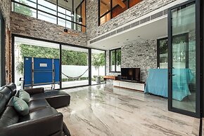 Luxury9BRVillaGolfViewTennisCourt V158