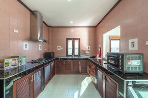 Spacious 4BR Pool Villa in Chalong V155