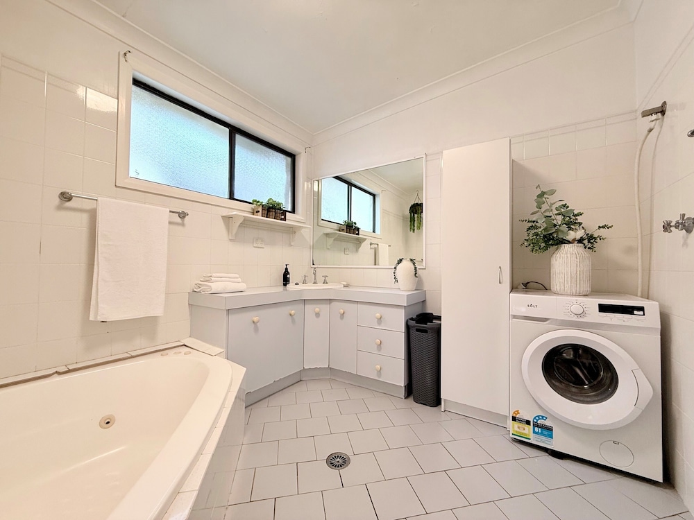 Korora Court by Charlesworth