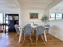 Korora Court by Charlesworth