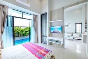 Private pool great location v144