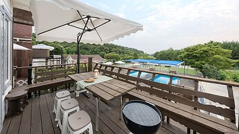 Evergreen Pet-friendly Pension, Taean