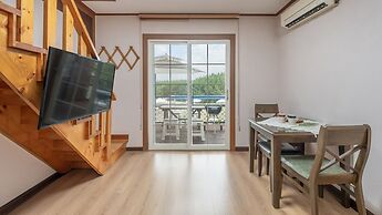 Evergreen Pet-friendly Pension, Taean
