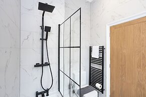 Flat 2 15 Longley Road