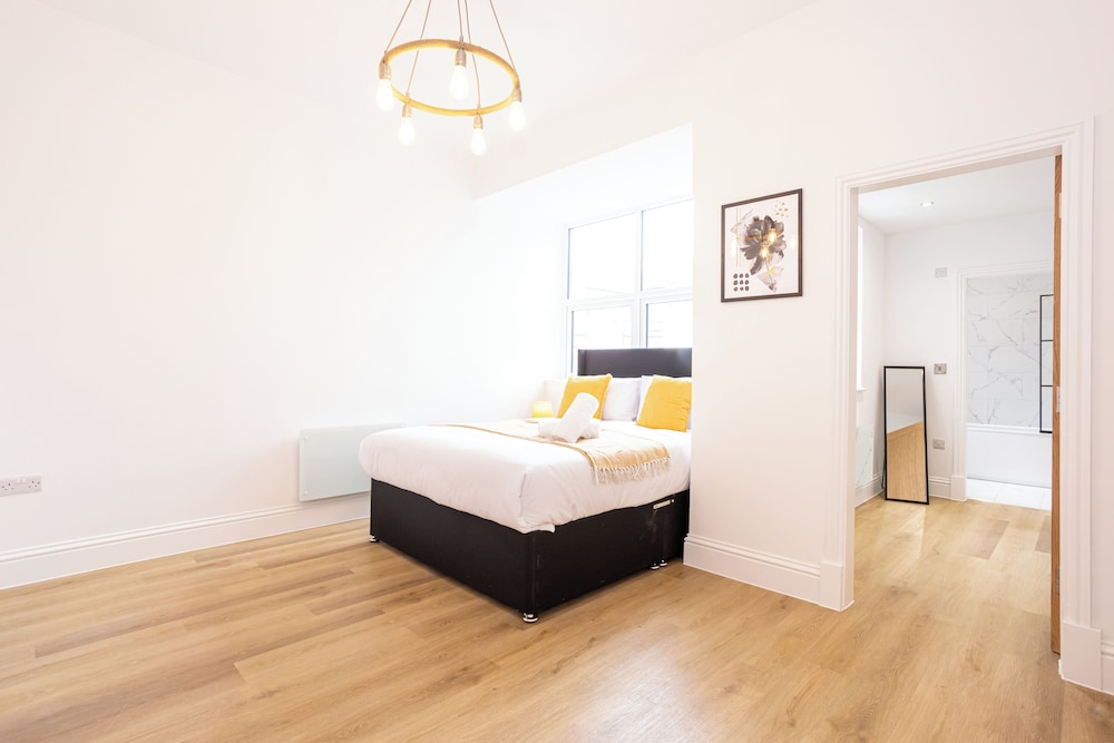 Flat 2 15 Longley Road