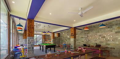goSTOPS PLUS Kasol Manikaran Road, Bar and Hostel