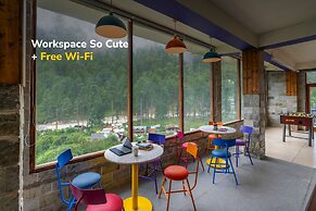 goSTOPS PLUS Kasol Manikaran Road, Bar and Hostel