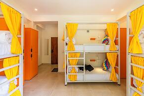 goSTOPS PLUS Kasol Manikaran Road, Bar and Hostel
