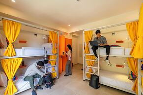 goSTOPS PLUS Kasol Manikaran Road, Bar and Hostel