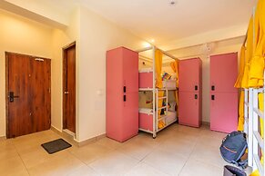 goSTOPS PLUS Kasol Manikaran Road, Bar and Hostel
