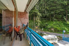 goSTOPS PLUS Kasol Manikaran Road, Bar and Hostel