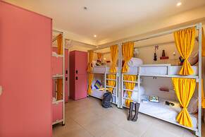 goSTOPS PLUS Kasol Manikaran Road, Bar and Hostel