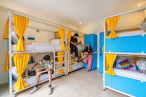 goSTOPS PLUS Kasol Manikaran Road, Bar and Hostel