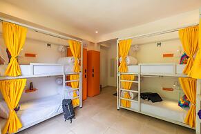 goSTOPS PLUS Kasol Manikaran Road, Bar and Hostel