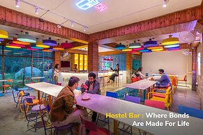 goSTOPS PLUS Kasol Manikaran Road, Bar and Hostel