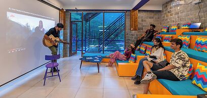 goSTOPS PLUS Kasol Manikaran Road, Bar and Hostel