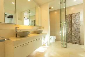 FullLuxuryTopOfTheRangeGreatLocationv128