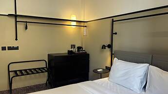 Wellesley Hotel