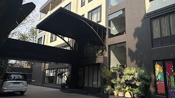 Wellesley Hotel