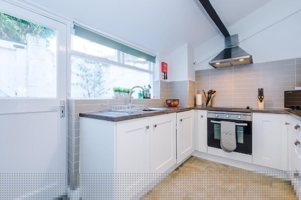 64 Handbridge