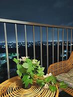 Studio w Pool, Mountain & City View Mactan Airport