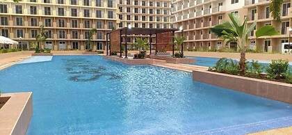 Studio w Pool, Mountain & City View Mactan Airport
