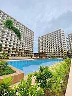 Studio w Pool, Mountain & City View Mactan Airport