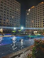 Studio w Pool, Mountain & City View Mactan Airport