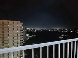 Studio w Pool, Mountain & City View Mactan Airport