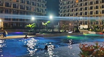 Studio w Pool, Mountain & City View Mactan Airport