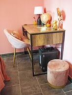 LH 51 Neapolitan Rooms