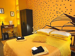 LH 51 Neapolitan Rooms