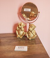 LH 51 Neapolitan Rooms