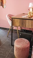 LH 51 Neapolitan Rooms