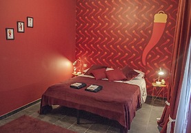 LH 51 Neapolitan Rooms