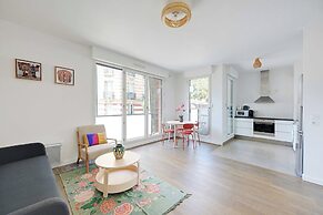 Charming Apartment - 2br-4p- Balcony- Malakoff