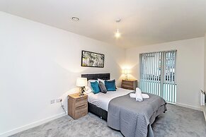 Halo House by Guestz