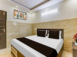Super Hotel O Eluru Railway Station