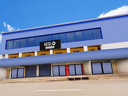 Super Hotel O Eluru Railway Station