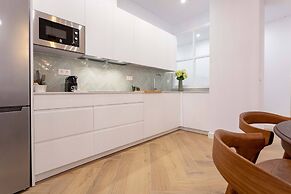 Exclusive Apartment in City Center. Capiteles