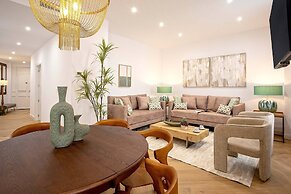 Exclusive Apartment in City Center. Capiteles