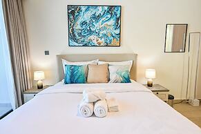 Luxury Studio in Azizi Riviera