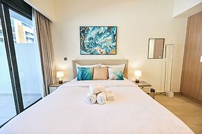 Luxury Studio in Azizi Riviera