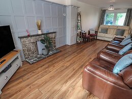 28 Guildford Road