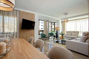 Luxury Apartment in City Center. Puerta Real II